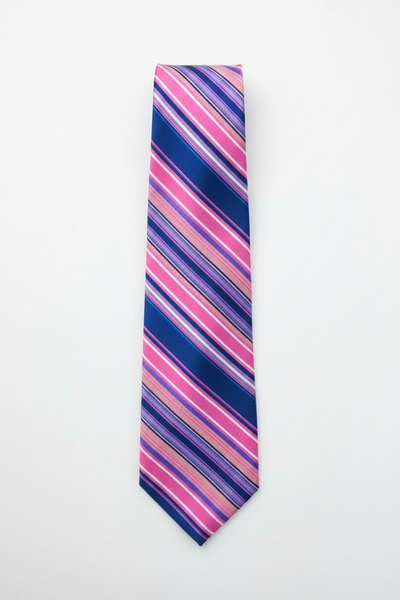 Blå og rosa stripet slips – frisk og moderne look